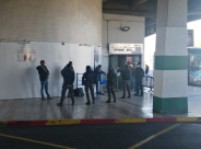  عمال من الضفة يشتكون من اهانة وسوء معاملة في المحطة المركزية بتل ابيب 